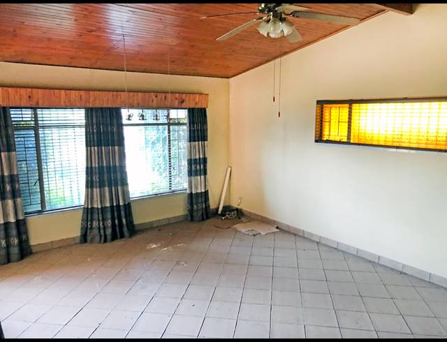 3 BEDROOM HOUSE FOR SALE IN SINOVILLE